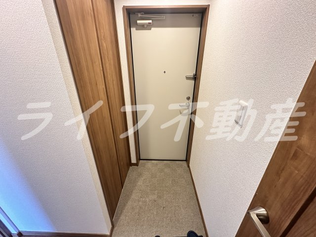 玄関　収納もある玄関です