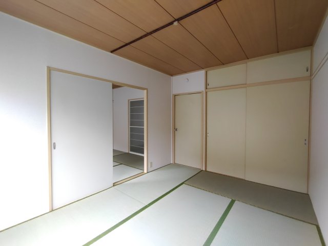 居室・リビング　※写真は別部屋です
