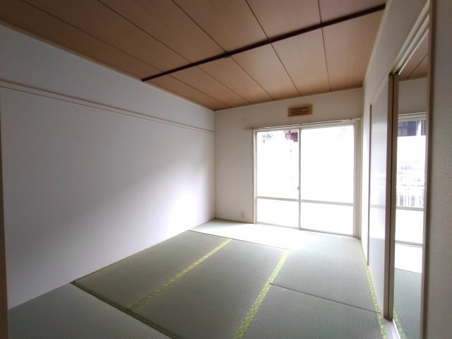 居室・リビング　※写真は別部屋です