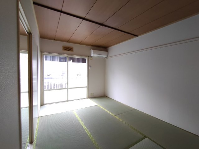 居室・リビング　※写真は別部屋です