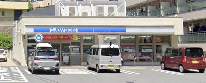 コンビニ　ローソン横須賀鷹取店（コンビニ）まで370m