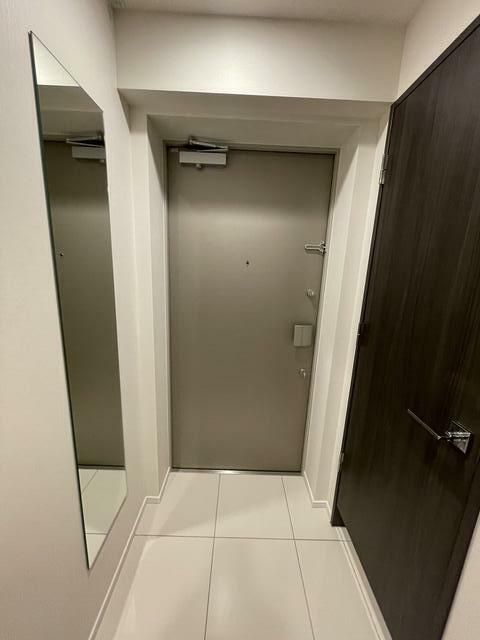 玄関　※別部屋の参考写真です。