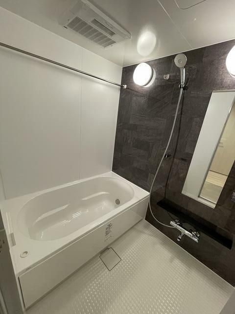 バス・シャワールーム　※別部屋の参考写真です。