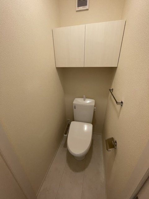 トイレ　※別室の参考写真の為、現況優先です。