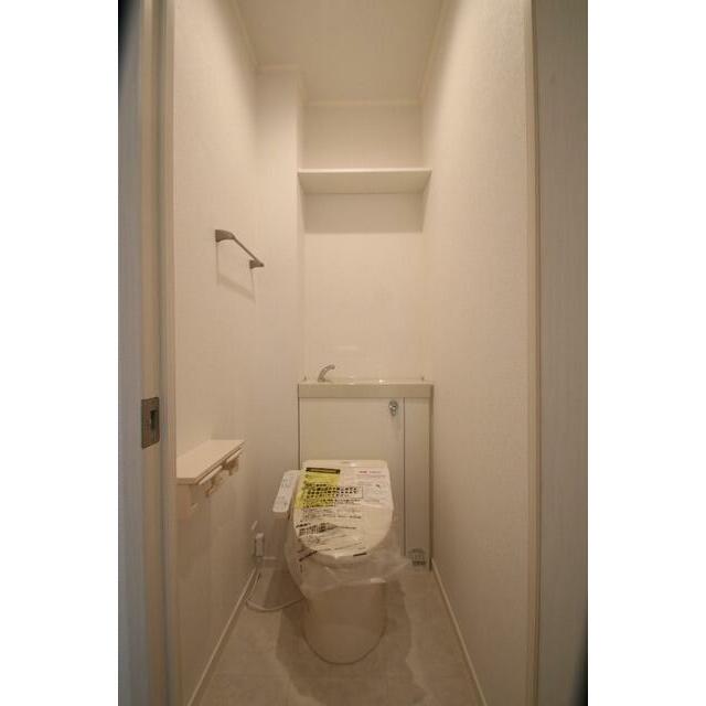 トイレ　※別部屋の参考写真です。