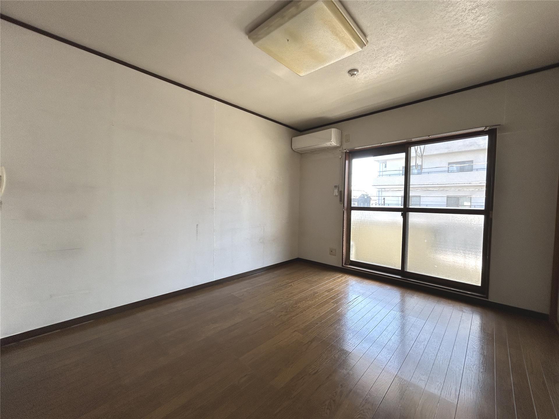 その他　明るい日差しの差し込むLDKです