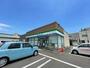 コンビニ　ファミリーマート札幌川沿4条店（コンビニ）まで140m
