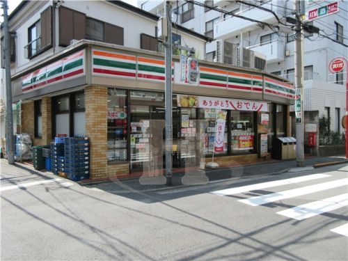 コンビニ　セブン‐イレブン 田端３丁目店（コンビニ）まで466m