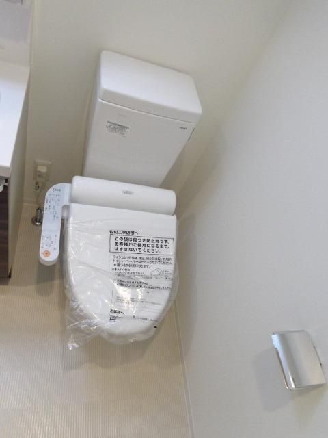 トイレ　ウォシュレット付き