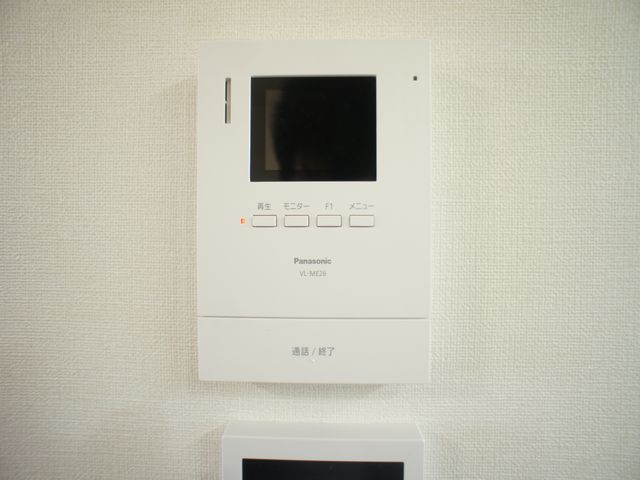 セキュリティ　訪問者の確認ができるTVドアホン付きです♪