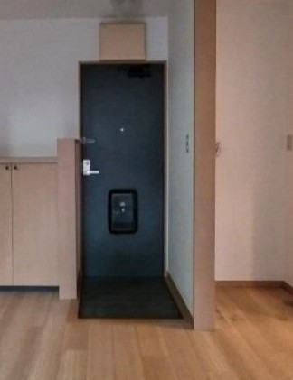 玄関　※同建物別部屋参照写真