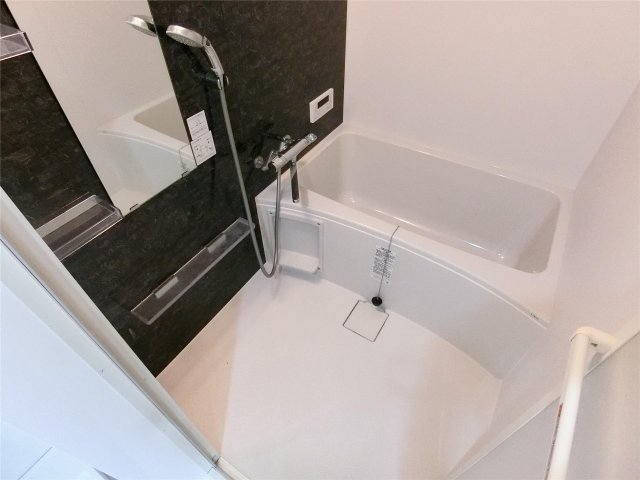 バス・シャワールーム　追い焚き＆浴室乾燥機能付きのバスルーム♪（同仕様画像）