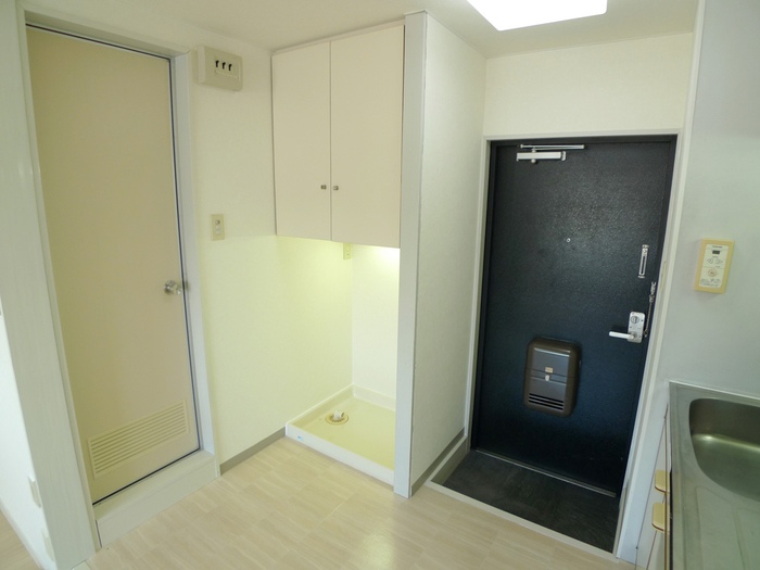 玄関　室内洗濯機置場