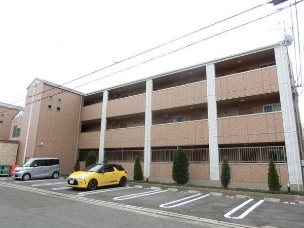 駐車場　敷地内駐車場！