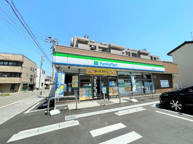 コンビニ　ファミリーマート昭和台町店（コンビニ）まで230m