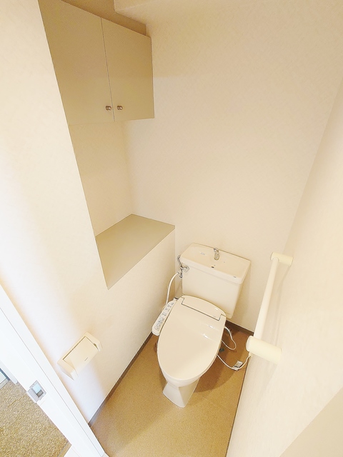 トイレ　トイレ収納・シャワートイレ