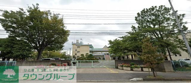 小学校　松伏町立松伏小学校（小学校）まで361m