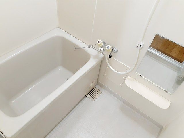 バス・シャワールーム　※別部屋参考画像