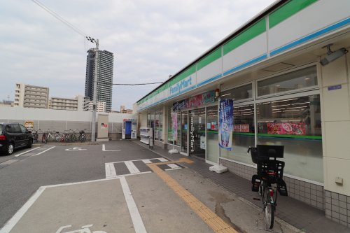 コンビニ　ファミリーマート海老江１丁目店（コンビニ）まで256m
