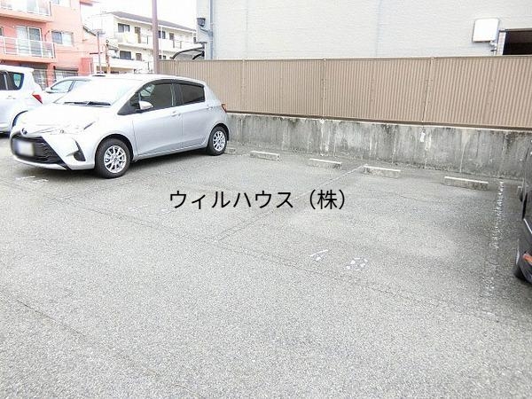駐車場　敷地内駐車場！