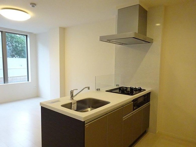 キッチン　カウンターキッチン完備です。（同建物別部屋の写真）