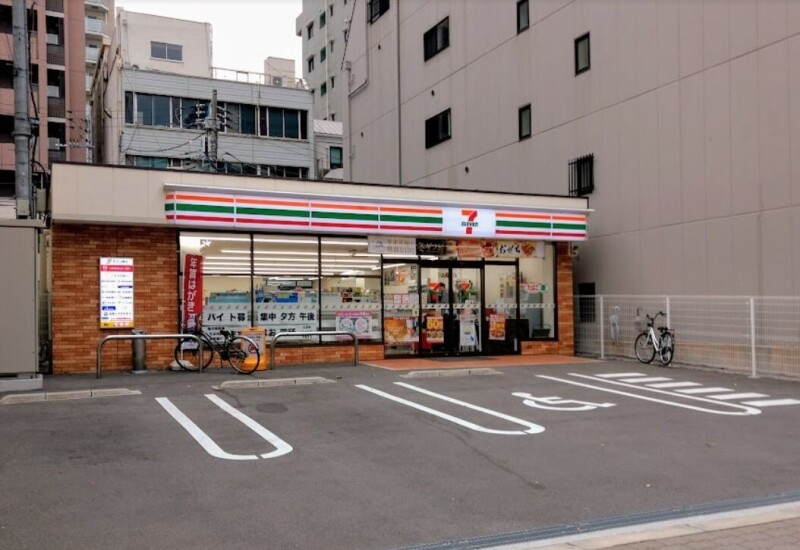 コンビニ　セブンイレブン大阪京町堀1丁目店（コンビニ）まで361m