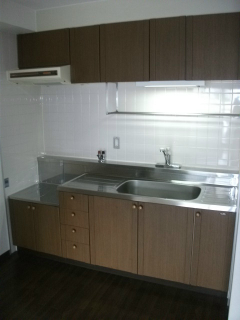 キッチン　同物件別部屋写真