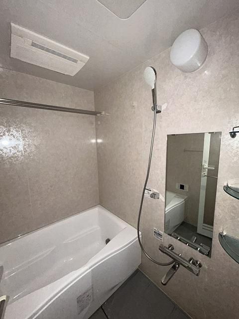 バス・シャワールーム　※別部屋参考写真