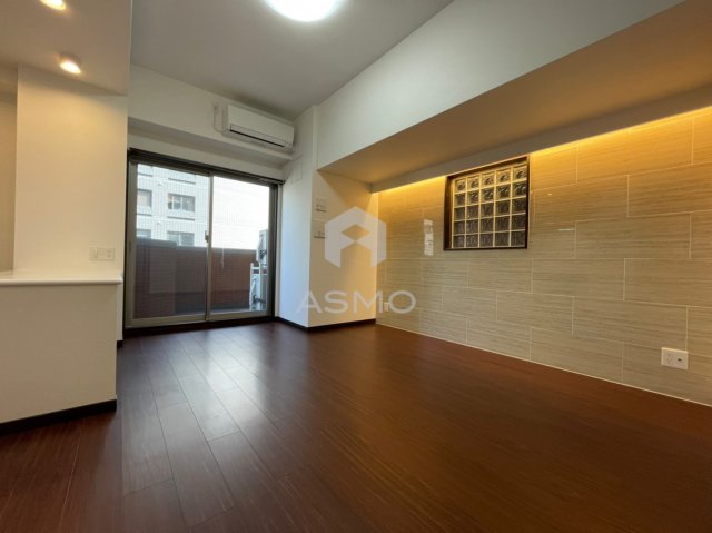 居室・リビング　同マンション別部屋参考写真