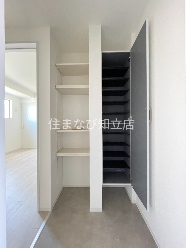 玄関　別部屋写真