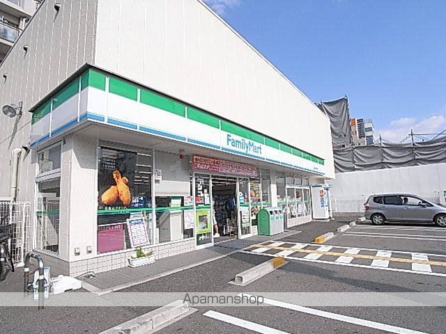 コンビニ　ファミリーマート（コンビニ）まで708m
