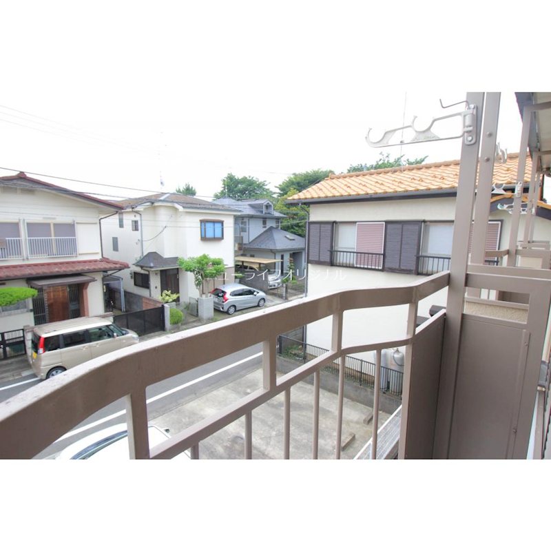 バルコニー　建物向いには遮るものがなく解放感のあるお部屋です