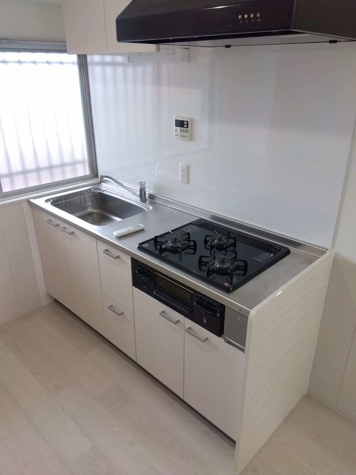 キッチン　※同物件、別部屋の写真です。