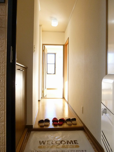 玄関　101号室のお部屋です