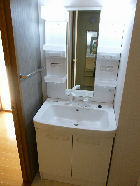 洗面設備　101号室のお部屋です