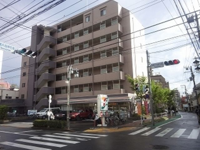 建物外観　マンション１Ｆはセブンイレブン！