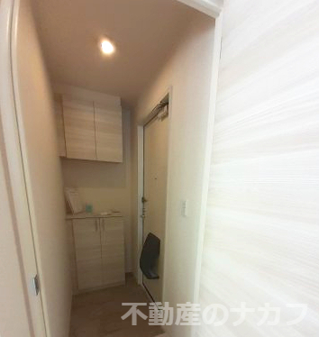 玄関　※同タイプの部屋写真です