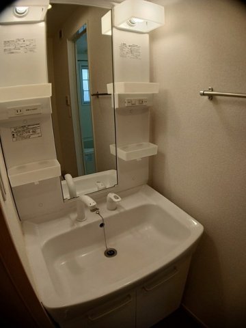 洗面設備　コンパクトで使いやすい洗面所