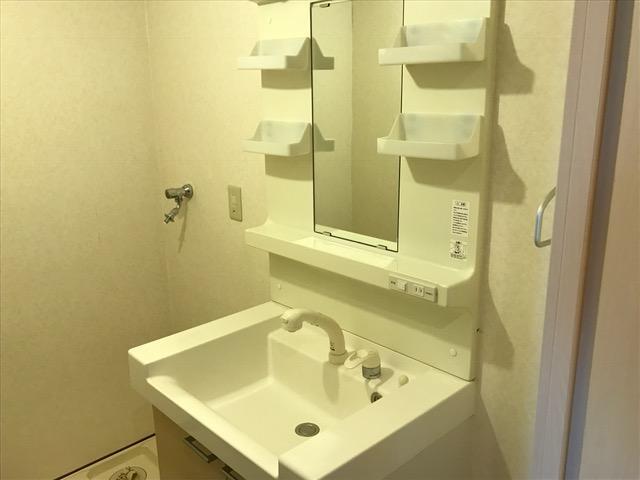 洗面設備　身支度に欠かせない独立洗面台♪