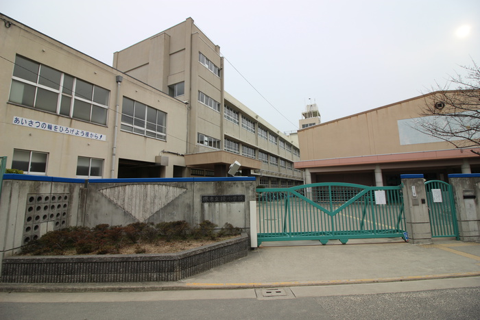 小学校　堺市立榎小学校（小学校）まで500m