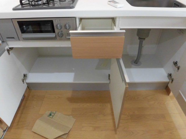 その他設備　キッチン下の収納スペースです