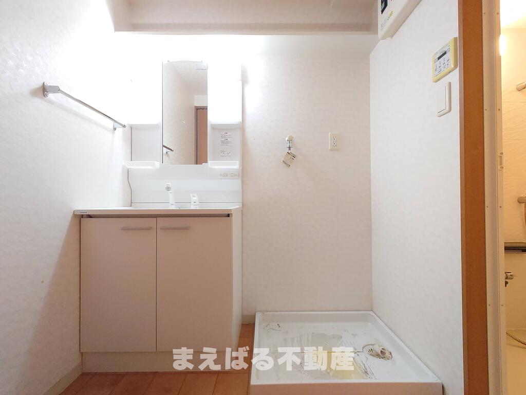 洗面設備　※内装前写真