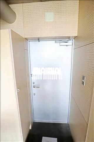 玄関　※別部屋参考写真