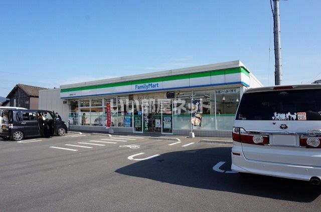 コンビニ　ファミリーマート宗像東郷５丁目店（コンビニ）まで255m