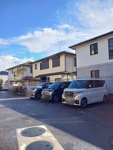 駐車場　駐車場に車を止められます