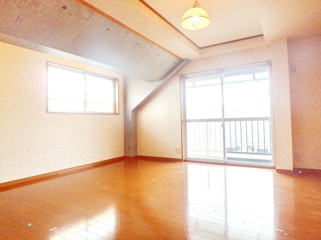 居室・リビング　★広々とした洋室★