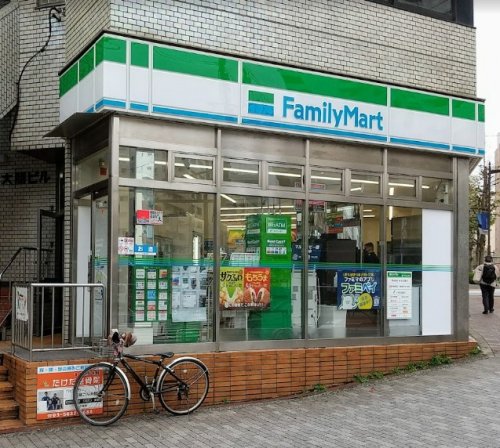 コンビニ　ファミリーマート 東陽町駅前店（コンビニ）まで428m