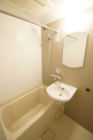 バス・シャワールーム　バス・トイレ別です