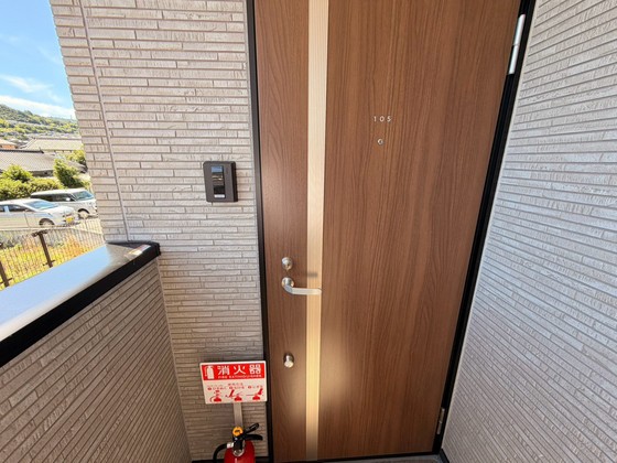 クレスト山本IIの玄関写真
