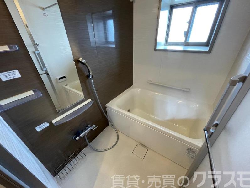 バス・シャワールーム　浴室乾燥機＆追焚機能付き広々バスルーム♪